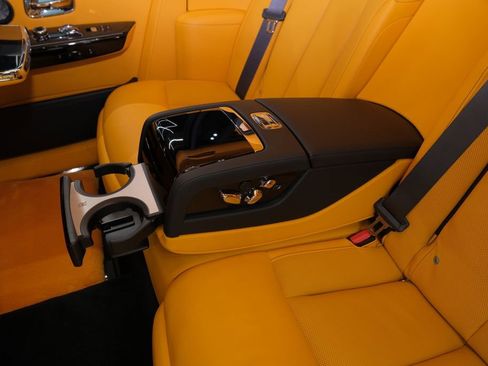 Used 2026 Rolls-Royce Phantom Sedan RWD image 31