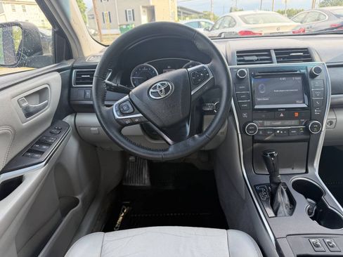 Used 2017 Toyota Camry XLE w/ Convenience Package FWD image 19
