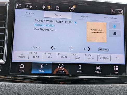 Used 2024 Chrysler Pacifica Touring-L image 23