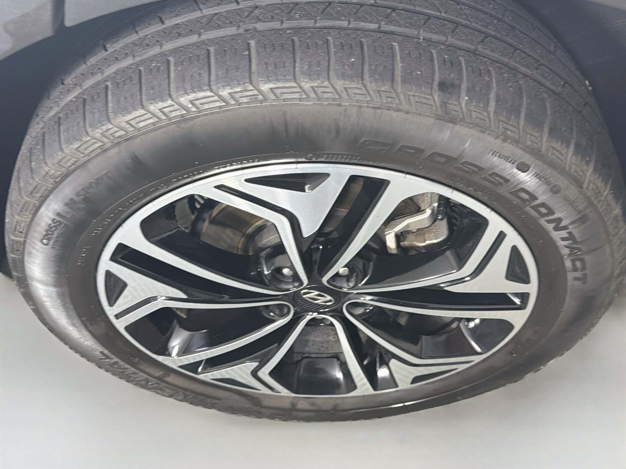 Used 2020 Hyundai Santa Fe Limited FWD image 11