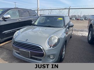 Used 2019 MINI Cooper 2-Door Hardtop video 1