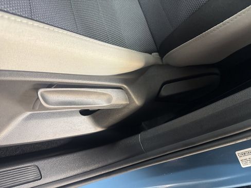 Used 2025 Volkswagen Taos S image 7