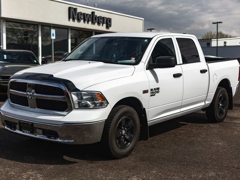 Used 2022 RAM 1500 Classic SLT w/ Protection Group AWD/4WD image 6