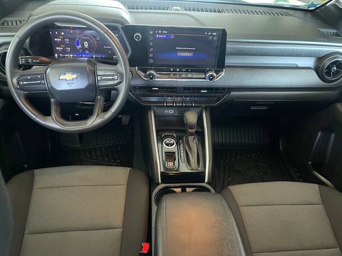 Used 2025 Chevrolet Colorado W/T AWD/4WD image 11