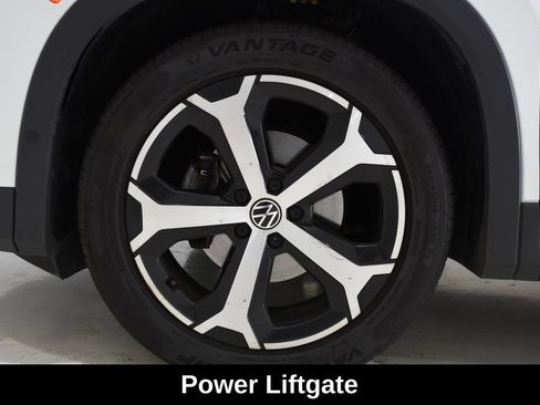 Used 2026 Volkswagen Tiguan SE FWD image 7