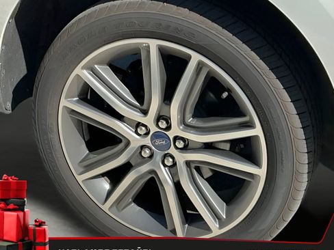 Used 2020 Ford Edge Titanium w/ Equipment Group 301A image 19