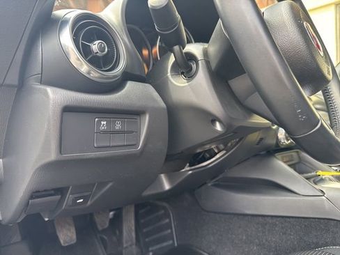 Used 2019 FIAT 124 Spider Classica w/ Technology Group RWD image 15