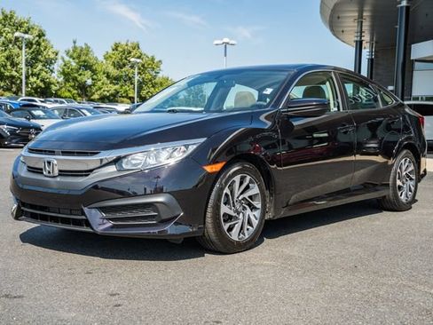 Used 2018 Honda Civic EX image 3