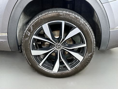 Used 2024 Volkswagen Atlas SEL Premium R-Line AWD/4WD image 33
