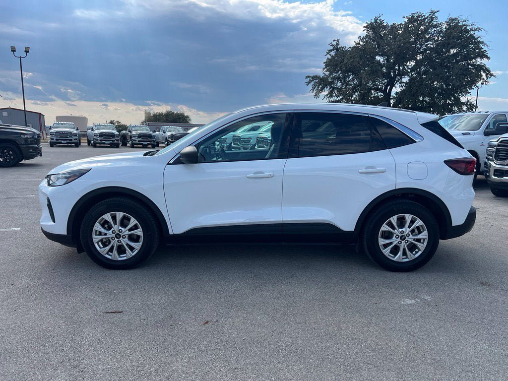 Used 2023 Ford Escape Active w/ Tech Pack #1 FWD image 2