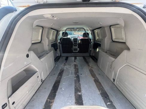 Used 2014 RAM C/V Tradesman image 31