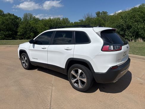 Used 2022 Jeep Cherokee Limited image 2