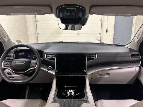 Used 2024 Jeep Wagoneer L Series III w/ Premium Group I AWD/4WD image 20