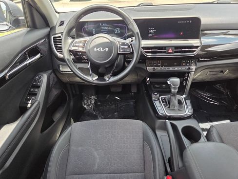Used 2025 Kia Seltos S FWD image 25