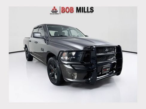 Used 2018 RAM 1500 Express w/ Express Value Package RWD image 1