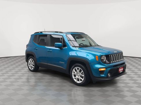 Used 2020 Jeep Renegade Latitude w/ Cold Weather Group FWD image 29