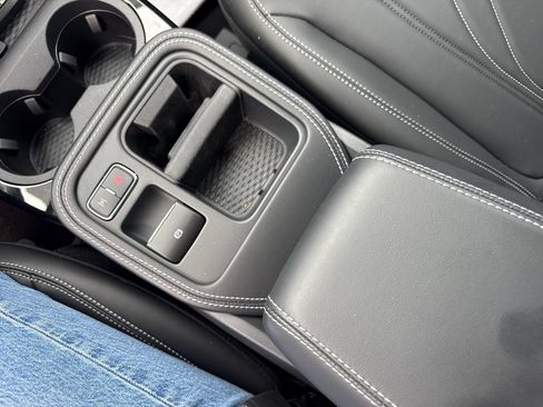 Used 2025 Ford Mustang Mach-E Select AWD/4WD image 32