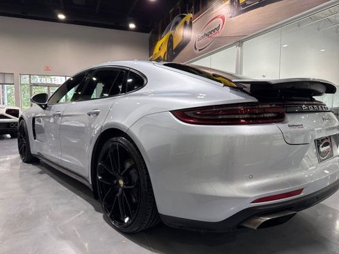 Used 2018 Porsche Panamera RWD image 39