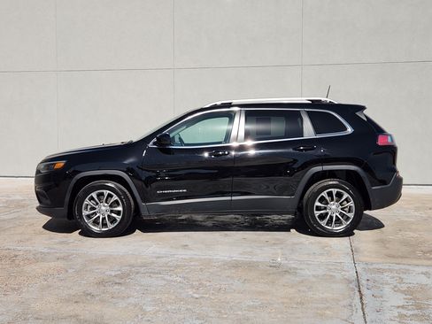 Used 2020 Jeep Cherokee Latitude Plus w/ Cold Weather Group FWD image 5