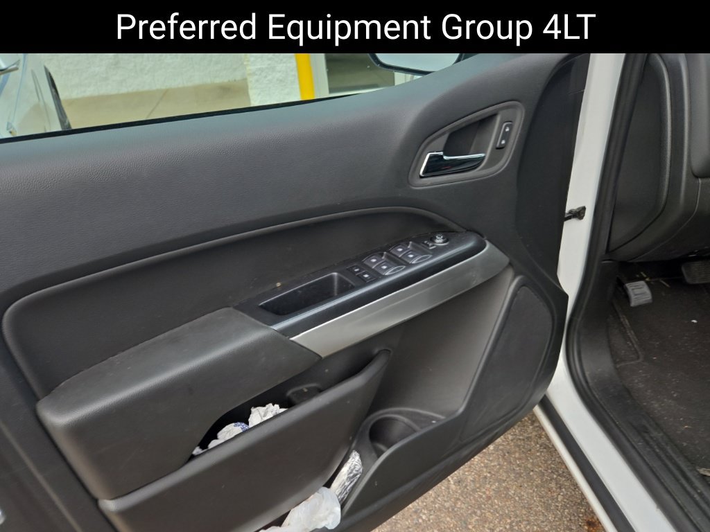 Used 2022 Chevrolet Colorado LT w/ LT Convenience Package AWD/4WD image 11