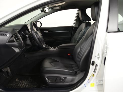 Used 2022 Toyota Camry SE w/ Convenience Package image 26