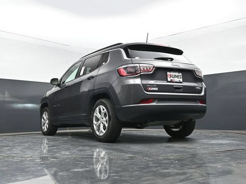 Used 2024 Jeep Compass Latitude AWD/4WD image 43