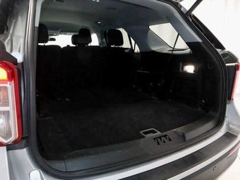 Certified 2022 Ford Explorer XLT w/ Equipment Group 202A image 13