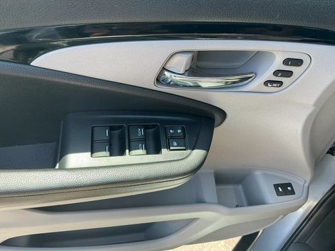 Used 2016 Honda Pilot Touring image 29