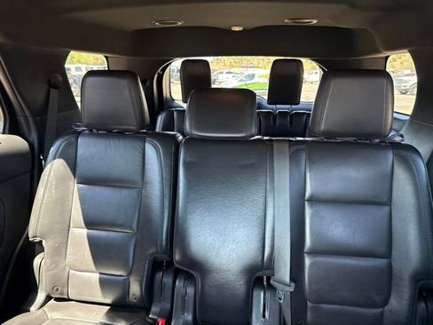 Used 2014 Ford Explorer XLT w/ Equipment Group 202A AWD/4WD image 16