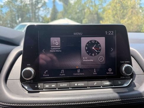 Used 2024 Nissan Rogue S FWD image 4