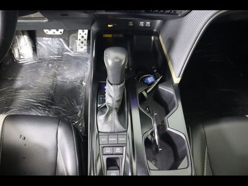 Used 2025 Toyota Camry SE image 29