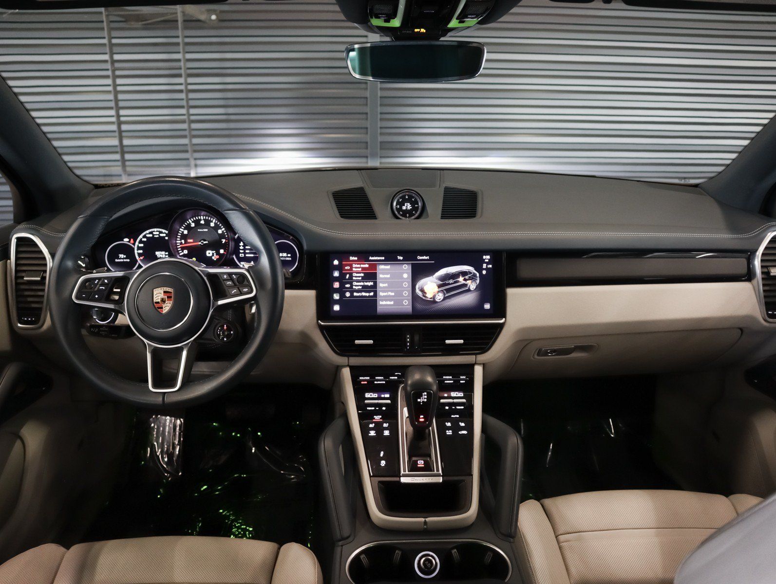 Certified 2023 Porsche Cayenne AWD/4WD image 14