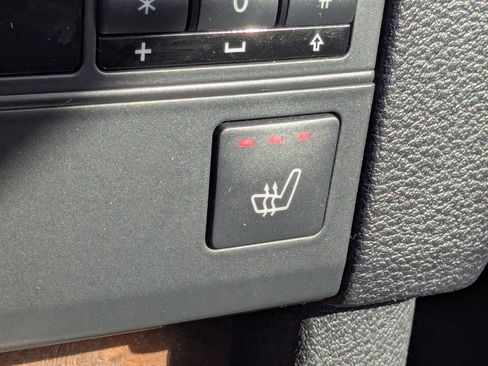 Used 2013 Mercedes-Benz E 400 Sport Sedan image 8