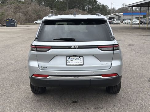 New 2025 Jeep Grand Cherokee Laredo X image 4