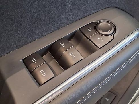 New 2026 GMC Acadia Elevation image 16