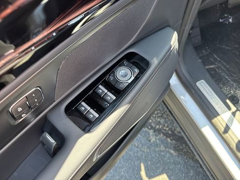 New 2026 Lincoln Nautilus Premier image 7