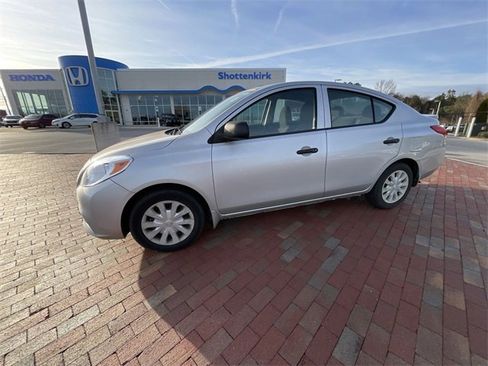 Used 2014 Nissan Versa S Plus image 13