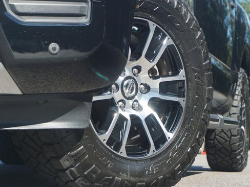 Used 2020 Nissan Titan SV w/ SV Convenience Package image 32