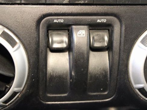 Used 2012 Jeep Wrangler Sahara w/ Dual Top Group image 20