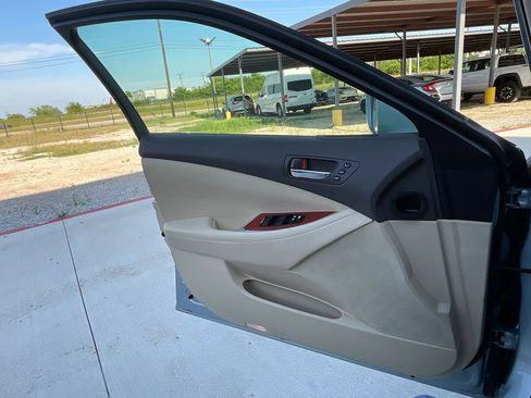 Used 2011 Lexus ES 350 FWD image 28