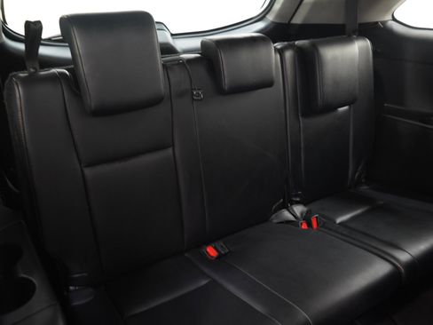 Used 2019 Toyota Highlander XLE AWD/4WD image 15