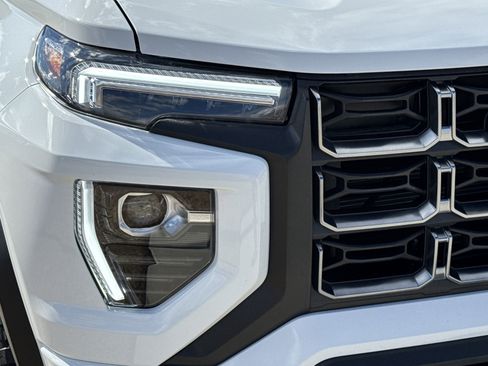 Used 2025 GMC Canyon AT4 w/ Nightfall Edition image 11