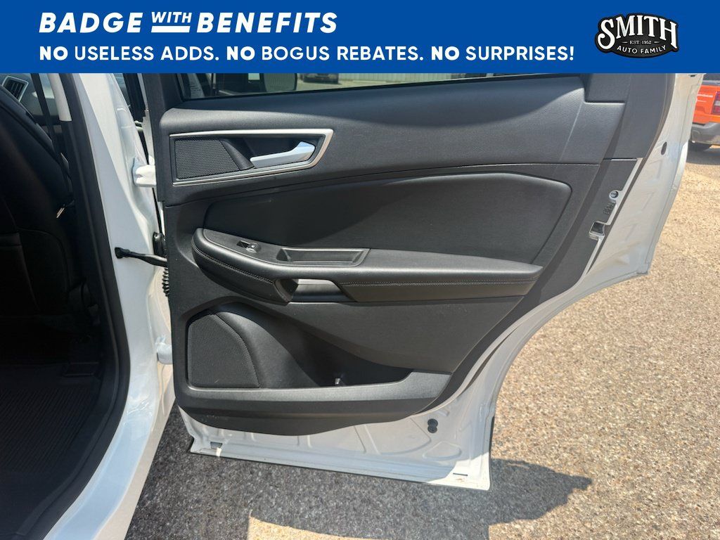 Used 2024 Ford Edge SEL w/ Convenience Package AWD/4WD image 16