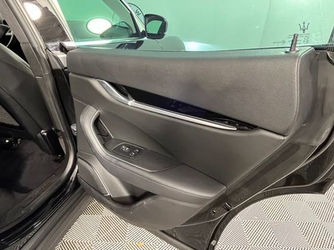 Used 2018 Maserati Levante AWD/4WD image 25