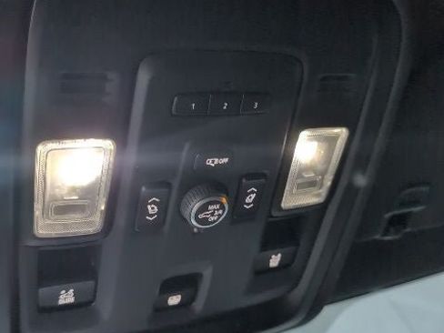 Used 2024 GMC Yukon AT4 w/ AT4 Premium Package AWD/4WD image 17