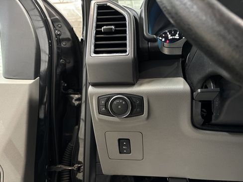 Used 2015 Ford F150 XLT w/ Equipment Group 302A Luxury image 18