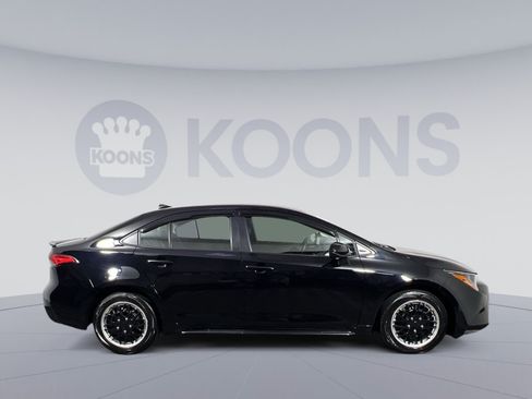 Used 2025 Toyota Corolla LE FWD image 12
