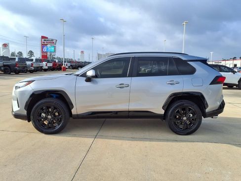 Certified 2022 Toyota RAV4 SE AWD/4WD image 9