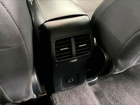 Used 2020 Ford Escape SE image 33