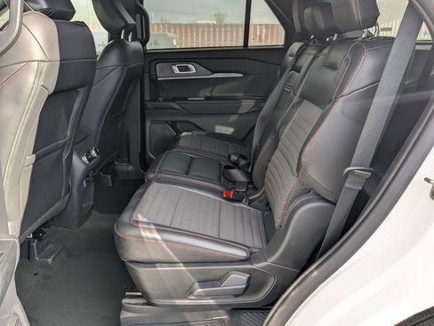 Used 2025 Ford Explorer ST-Line w/ ST-Line Street Pack image 23